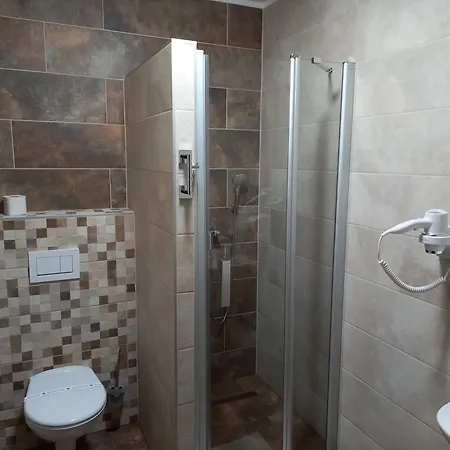 A Restaurace U Hroznu 3*