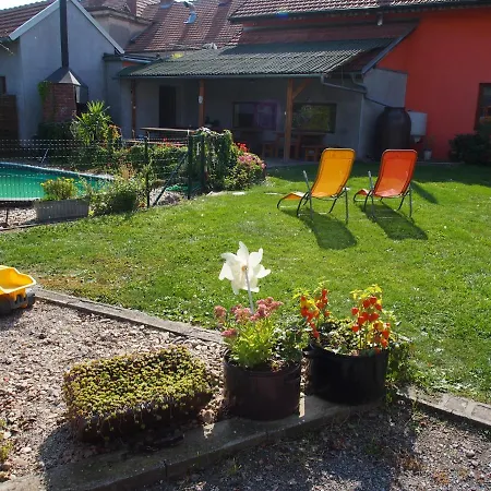A Restaurace U Hroznu 3*