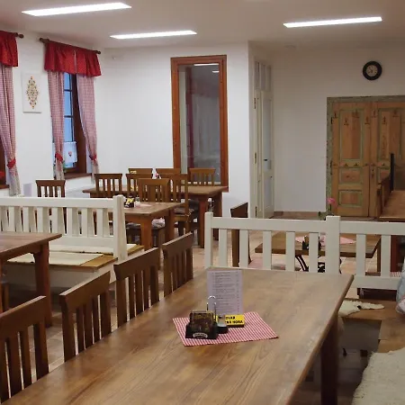 A Restaurace U Hroznu Πανσιόν 3*