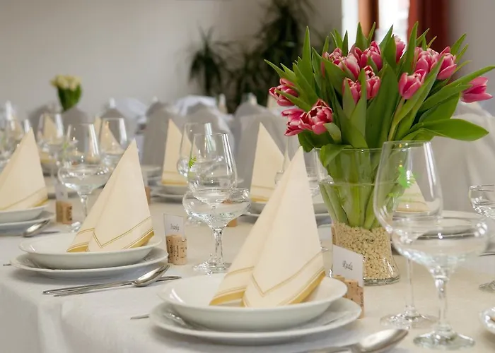 A Restaurace U Hroznu 3*