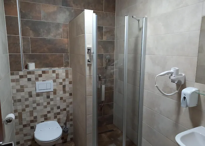 A Restaurace U Hroznu 3*