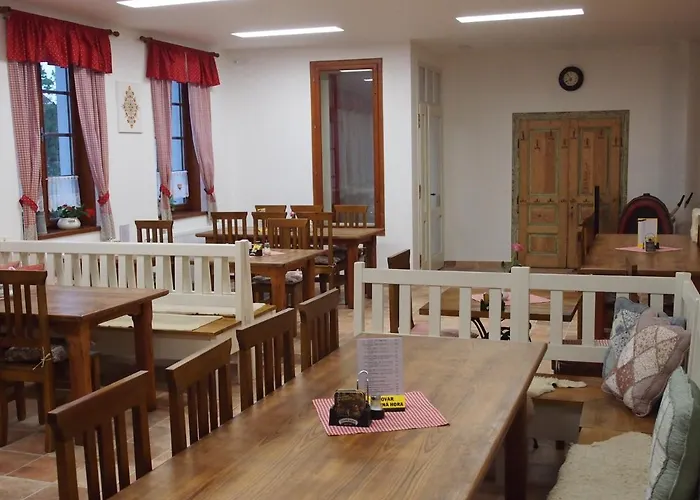 A Restaurace U Hroznu Гостевой дом 3*
